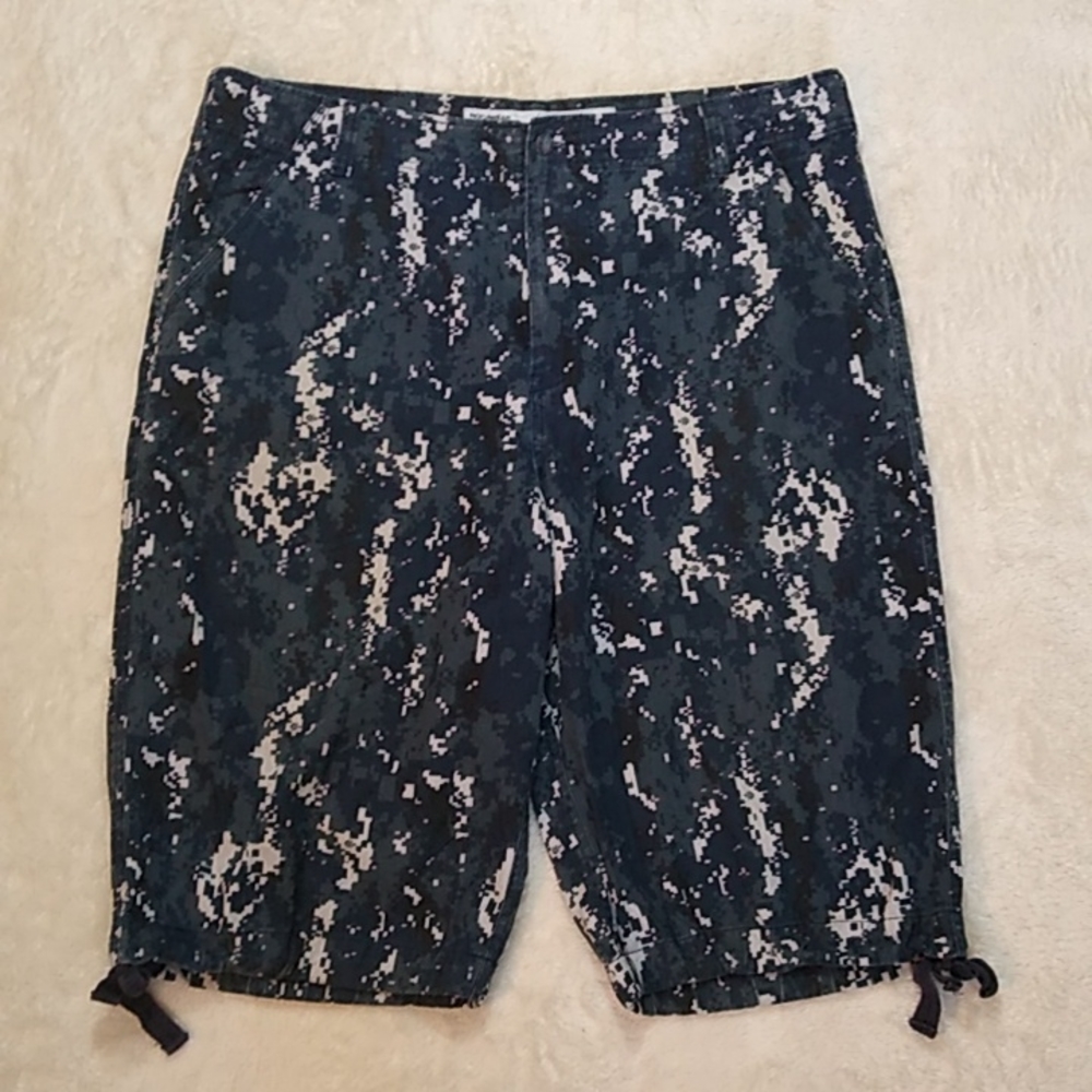Rocawear Men's Shorts size 38 Camo